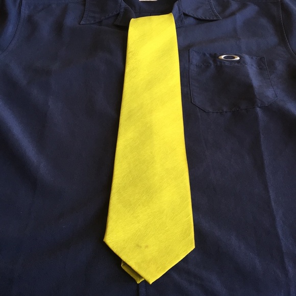 Four Hugo Boss & Italian brand Ties - Picture 3 of 8